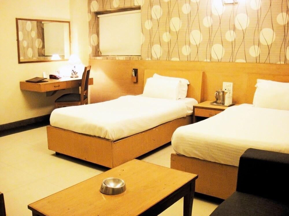Hotel Pr Residency Амритсар Экстерьер фото