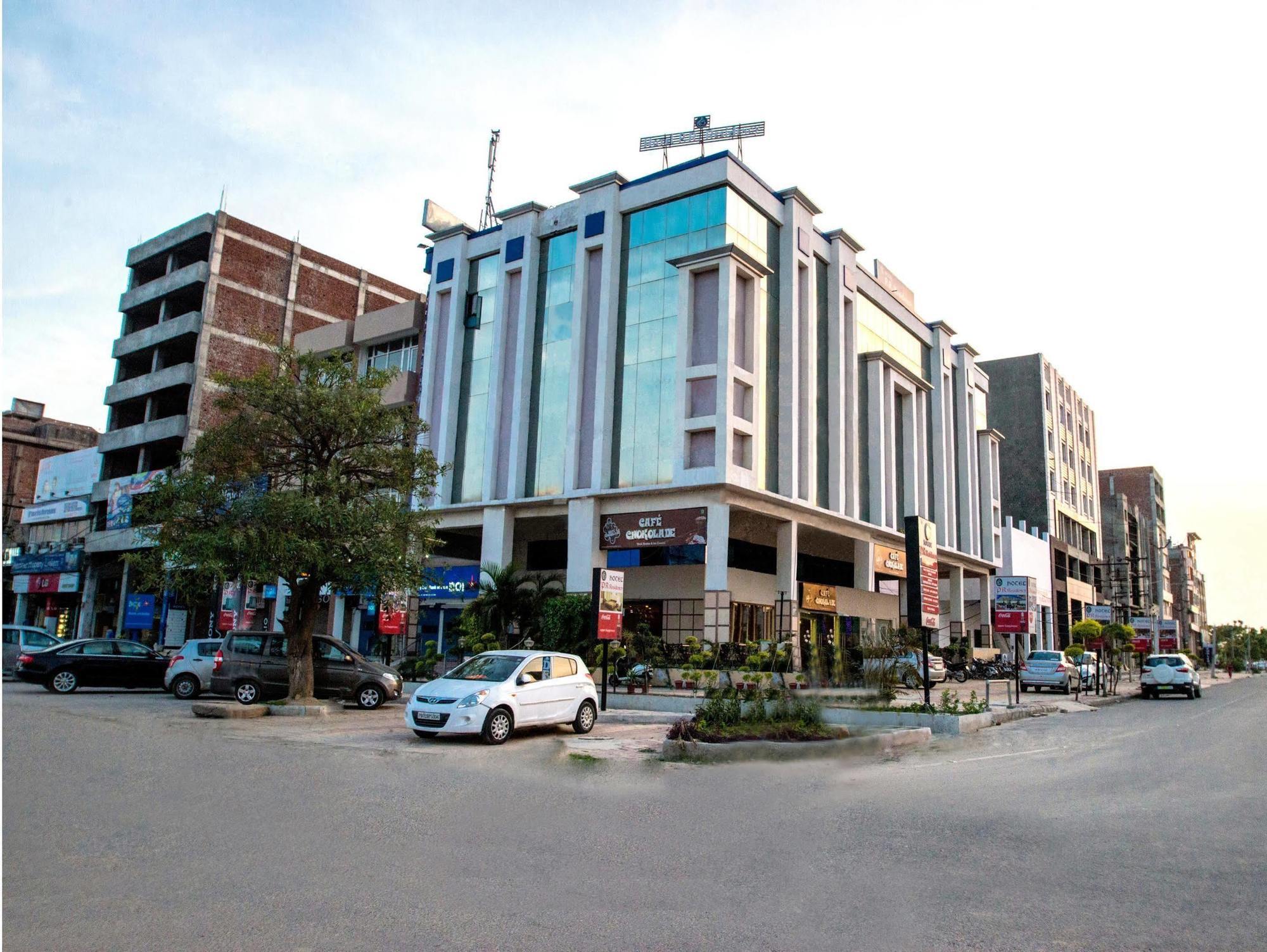 Hotel Pr Residency Амритсар Экстерьер фото