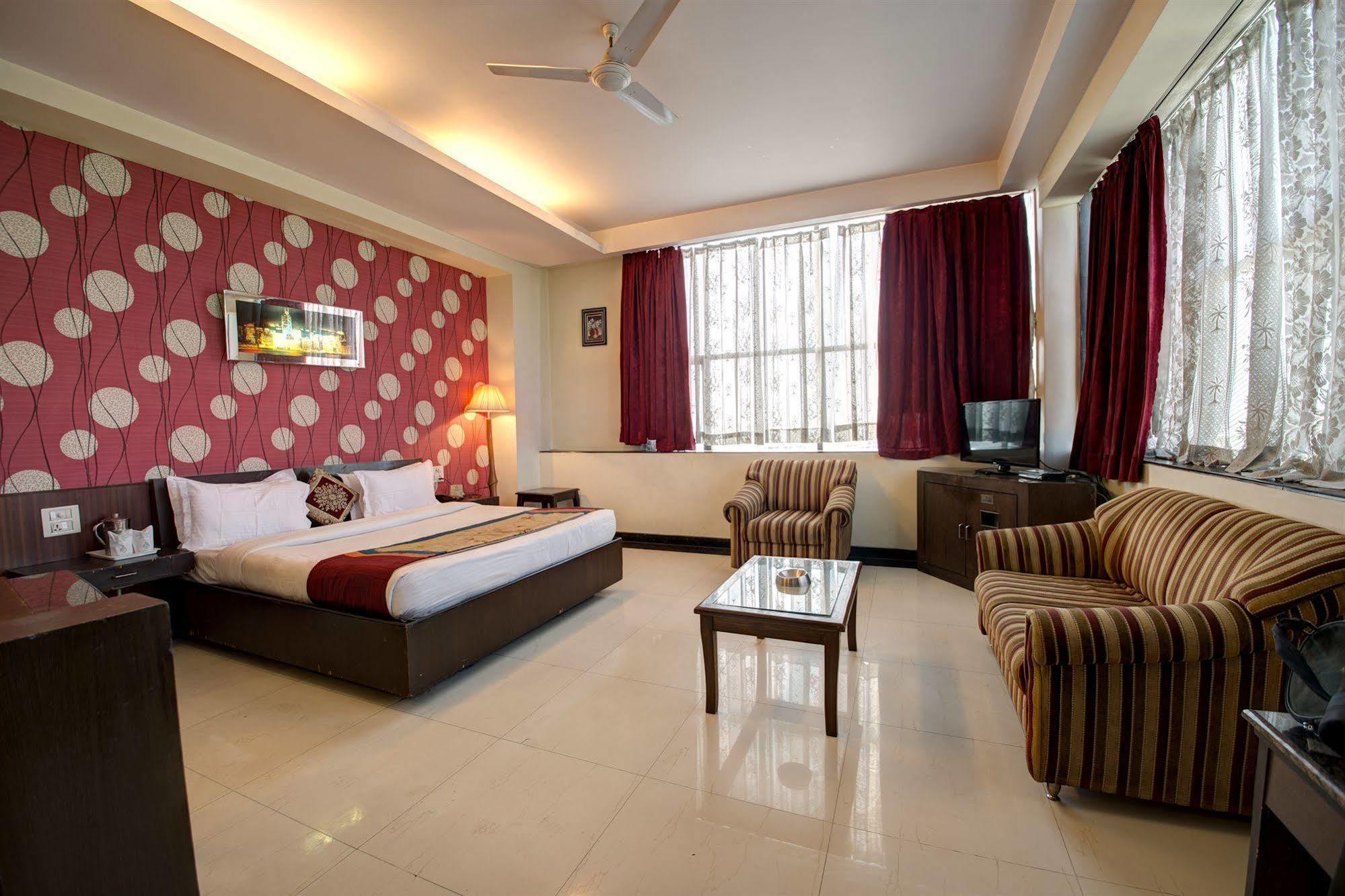 Hotel Pr Residency Амритсар Экстерьер фото